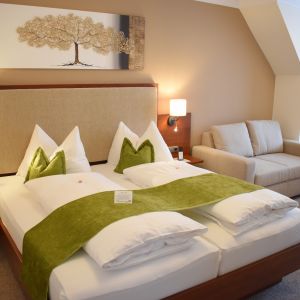 Großes Dreibettzimmer im 2. Stock mit Terrasse